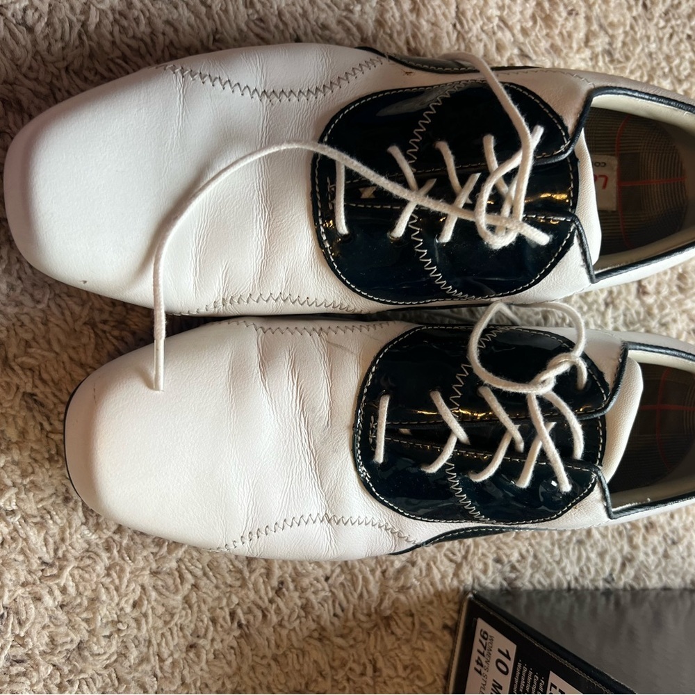 Stylish White and Black footjoy woman’s golf Shoes
